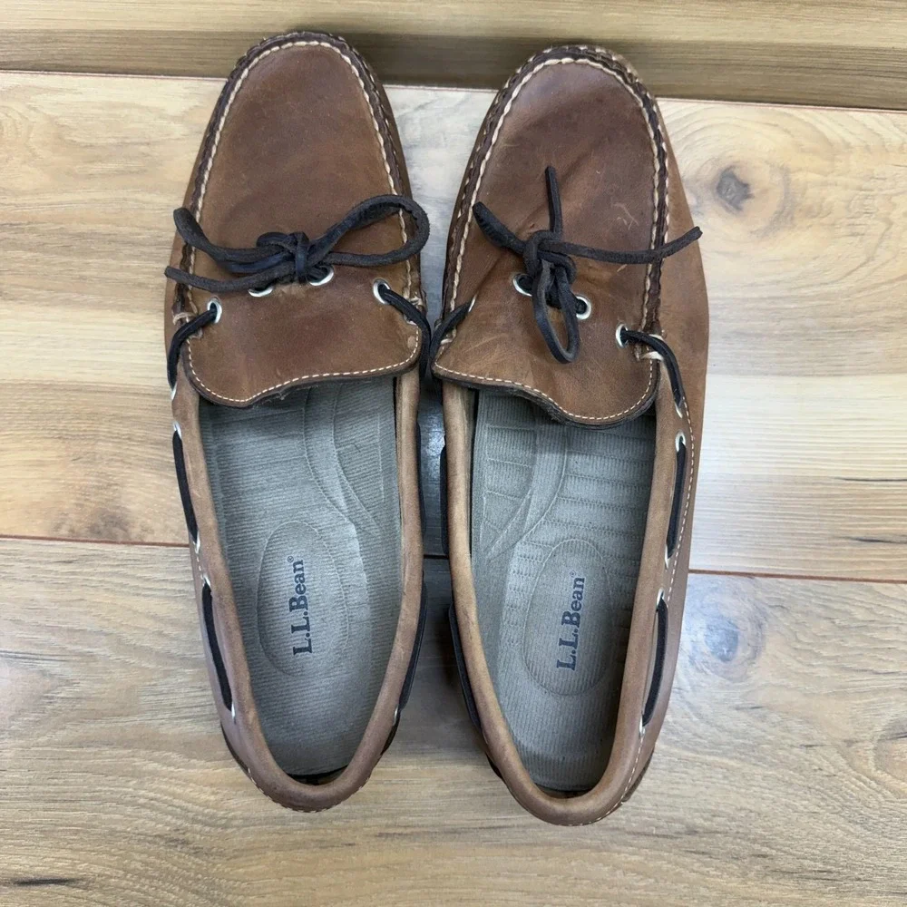LL BEAN Camp Moc II Loafers Men 9.5 EE Handsewn Moccasins Casual Vacation Resort
